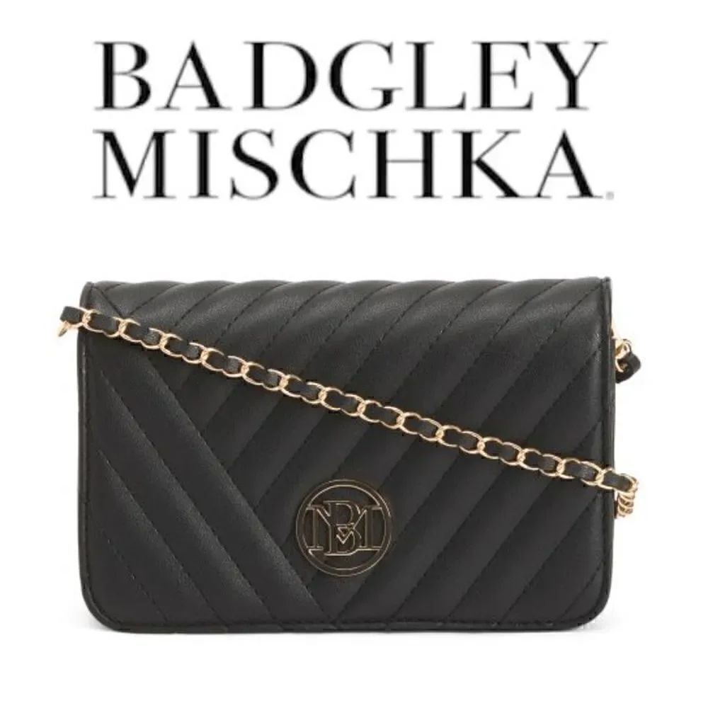 NWT BADGLEY MISCHKA Small Camera Crossbody Bag Black With Circle Logo MSRP$69